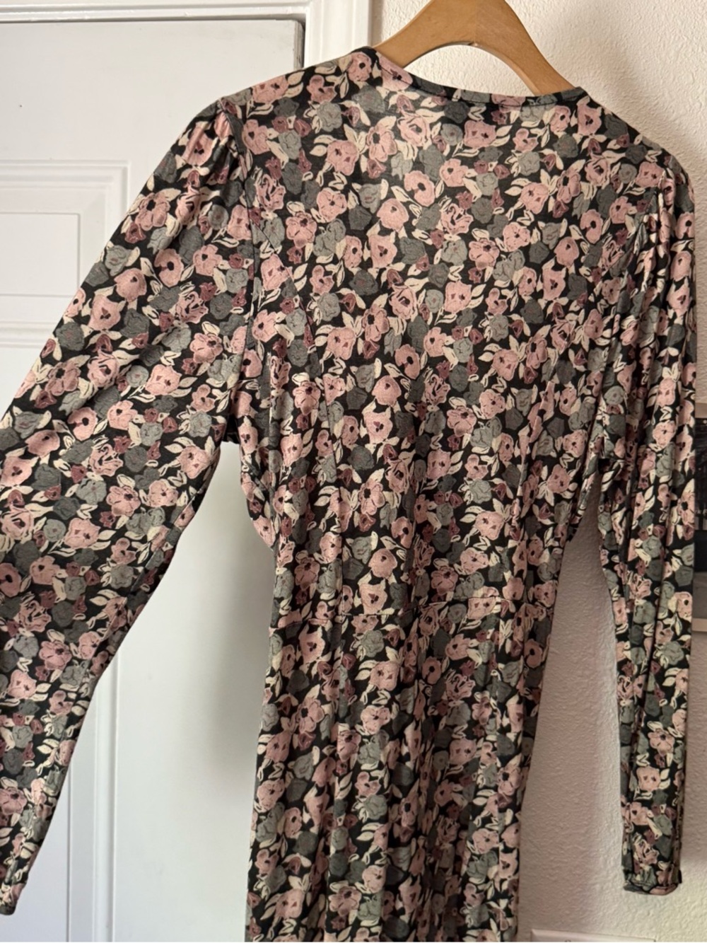 ROUJE grey mauve floral ruched v-neck bodycon long sleeve mini dress stretch - Picture 4 of 6